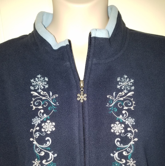 SOLD - Beautiful plus size zip up fleece - Picture 3 of 6